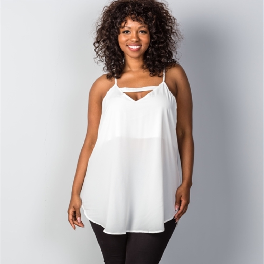 CUT OUT FLOWY SLEEVELESS BLOUSE (PLUS)